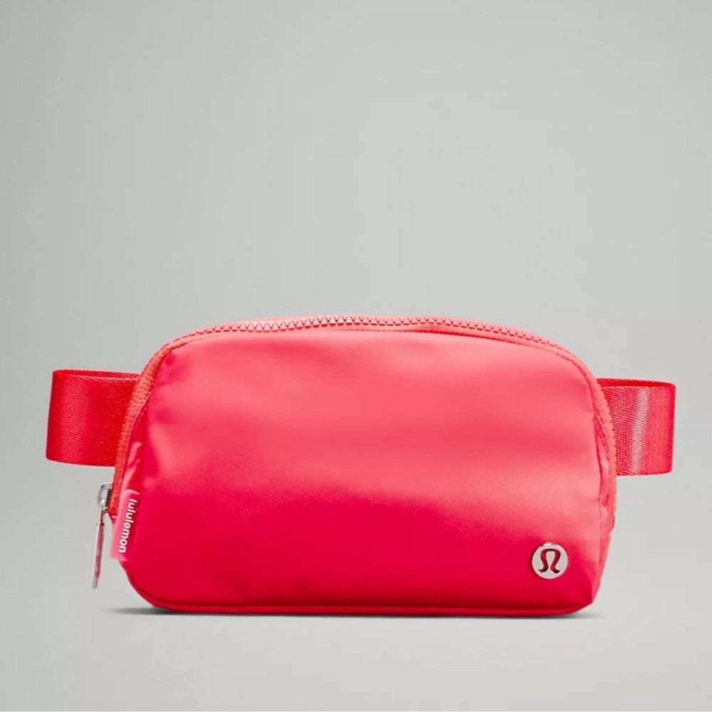 NWT Lululemon Everywhere Belt Ripened Raspberry